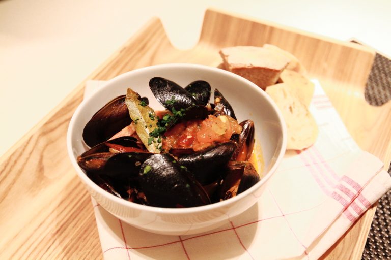 쉽고 간단한 홍합 베이컨 스튜 만들기