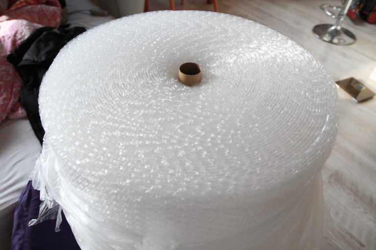 겨울철 난방비 절감을 위한 단열에어캡(뽁뽁이)