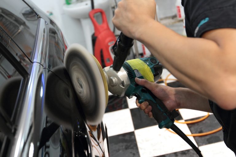 [Car] 자동차 흠집제거는 광택기를 돌려야 제맛