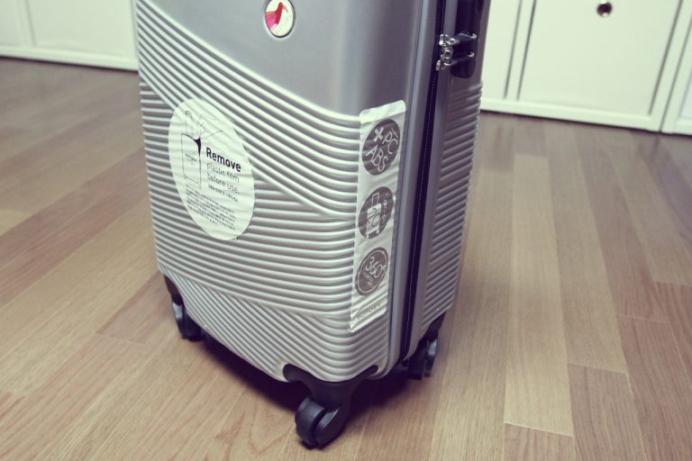 기내용 캐리어 사이즈 규정보다 약간 큰 썸덱스 롤롤 20인치 캐리어