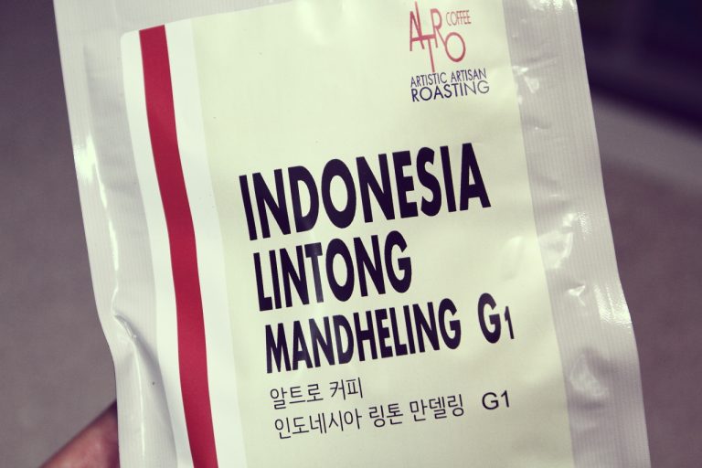 [Coffee] 달콤한 커피향이 인상깊었던 인도네시아 링톤 만델링 by 카페 알트로