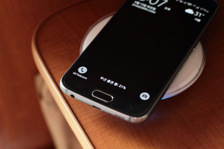 [IT] 갤럭시S6를 제대로 느끼려면 무선충전패드를 꼭 구입하자 – 삼성전자 정품 무선충전패드