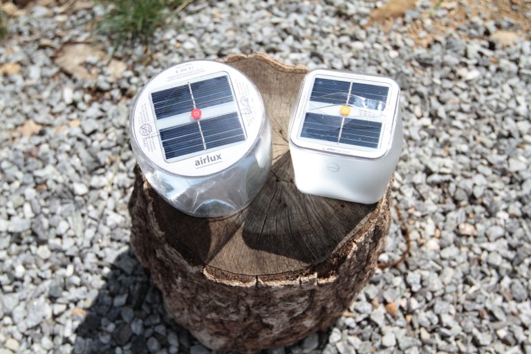 [캠핑용품] 태양광 충전기를 이용한 태양광 랜턴, 에어룩스 LED