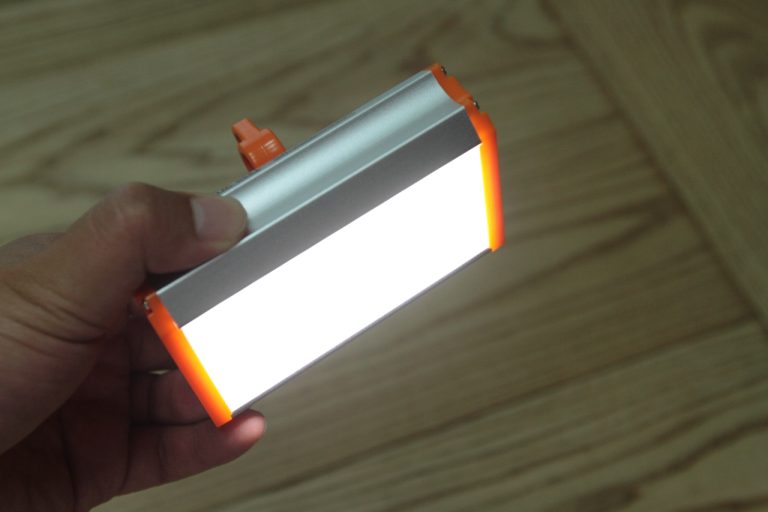 [캠핑용품] 서브랜턴으로 사용하기 좋은 LED랜턴, 몬스터랜턴 (몬스타랜턴 플러스2)