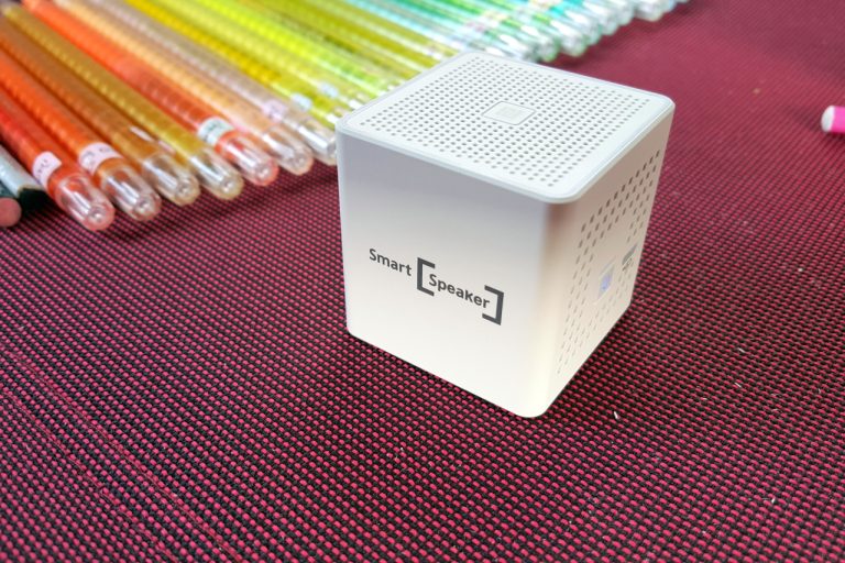 [캠핑용품] 한손에 쏙 들어오는 블루투스 스피커, SK텔레콤 스마트 스피커