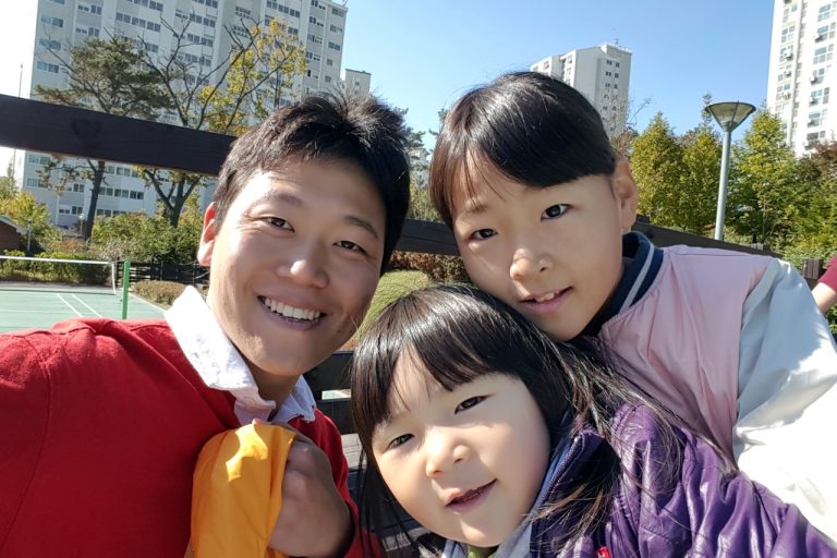 로코와 함께한 예닮유치원 ‘아빠와 함께하는 건강 힐링걷기대회’