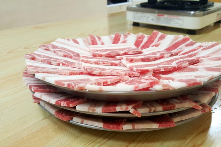 [원주맛집] 냉동삼겹살이지만 맛이 기가막힌 자유시장 맛집, 고인돌