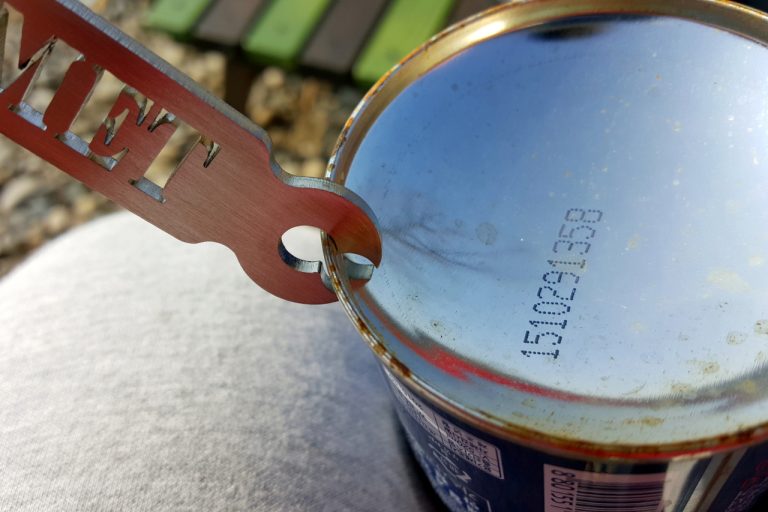 [캠핑용품] 손쉽게 부탄가스 구멍을 낼 수 있는 브로멧 키홀더