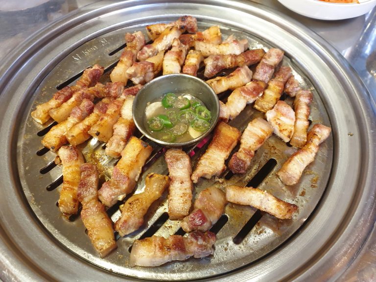 [매탄동 맛집] 근고기가 맛있는 삼성전자 정문앞 맛집 – 이모네 꽃돼지