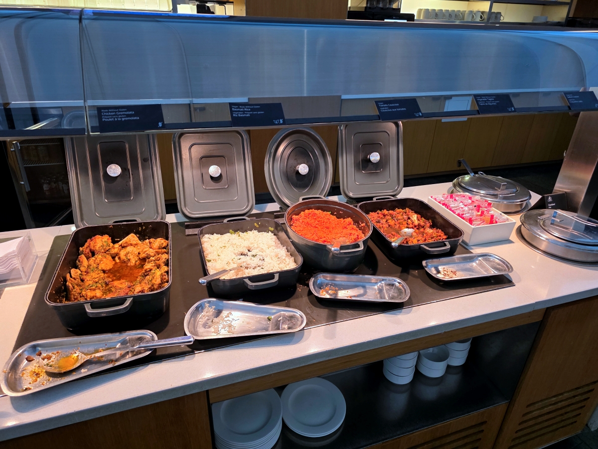 Maple Leaf Lounge hot food buffet station