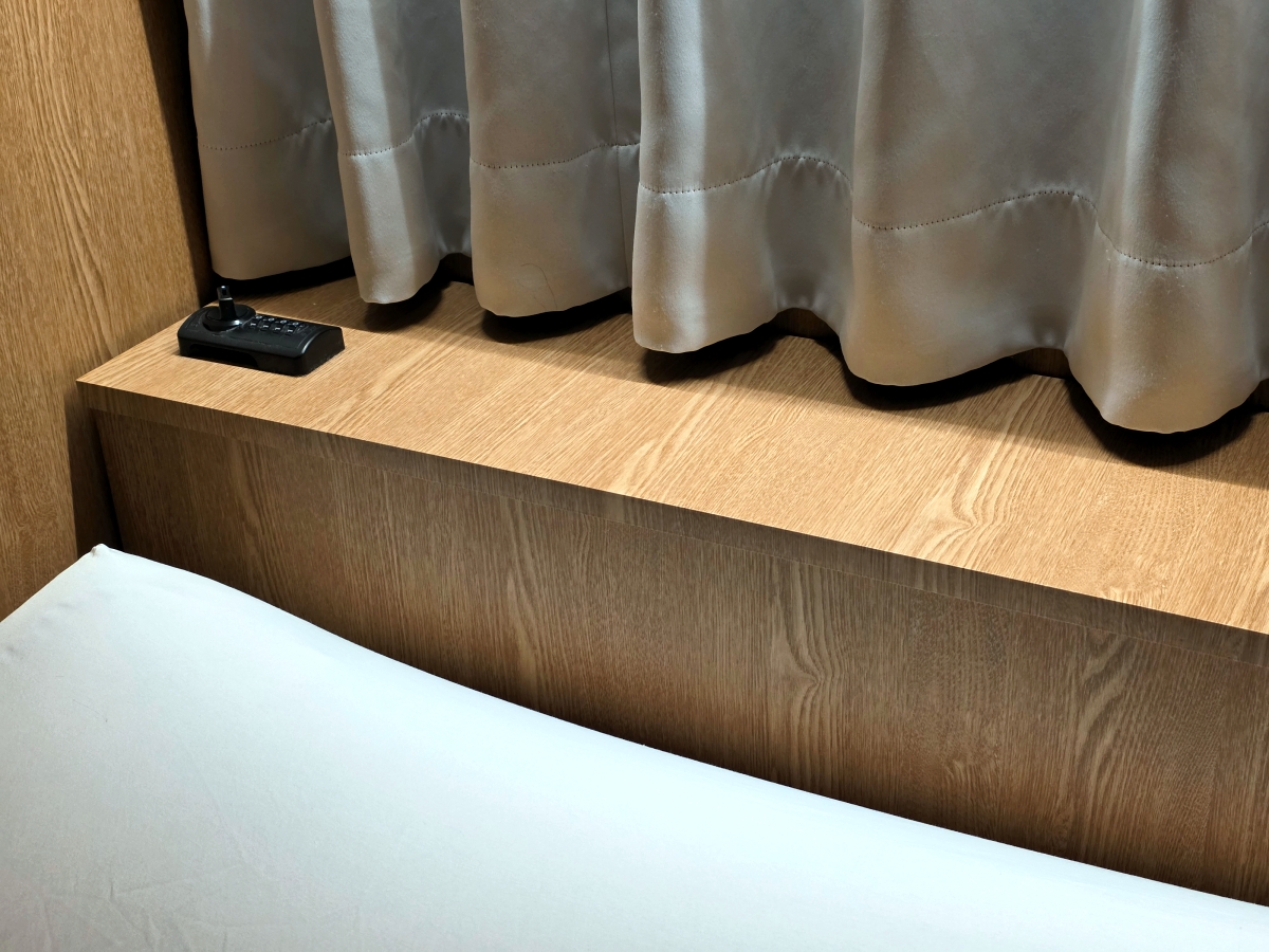 capsule bed curtain for privacy