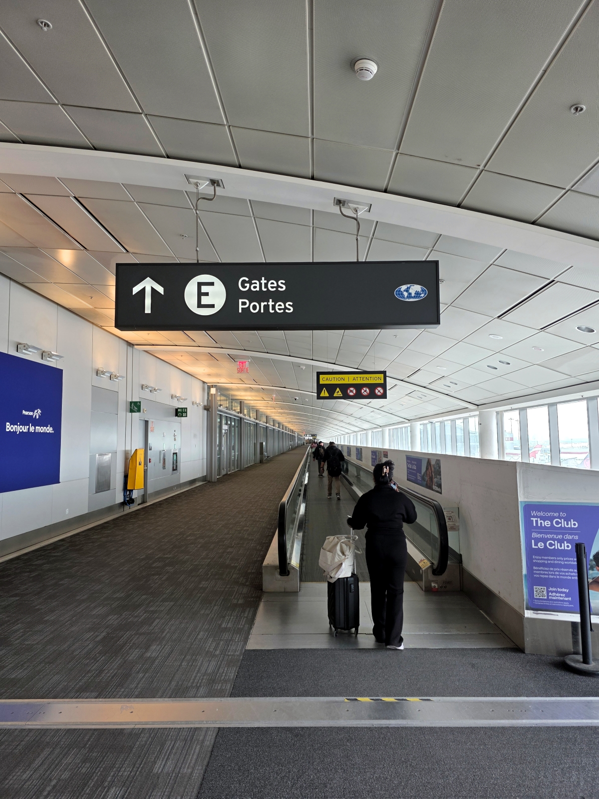 Terminal E moving walkway at Toronto Pearson Airport