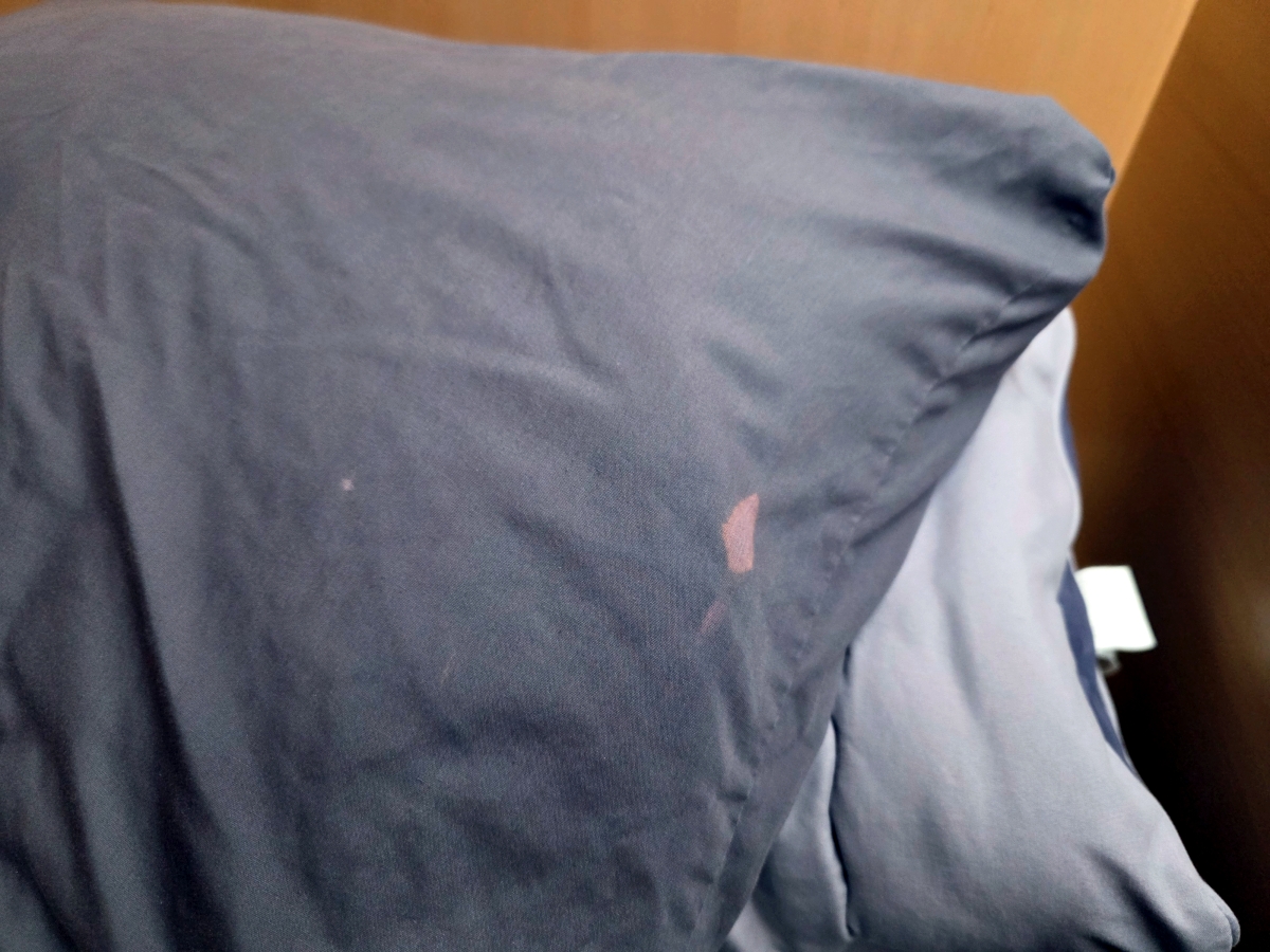 pillow condition at THE CAPSULE Myeongdong