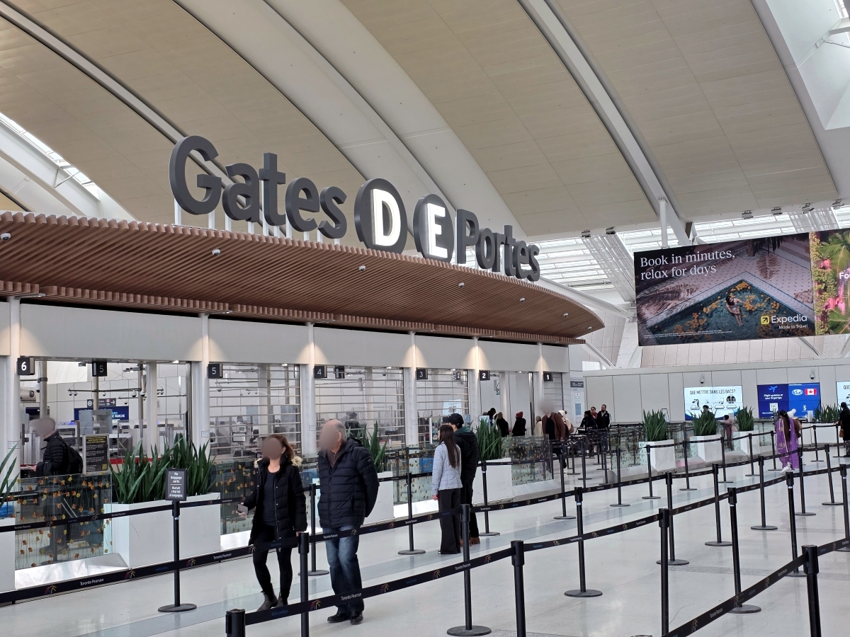 YYZ international departure gates area