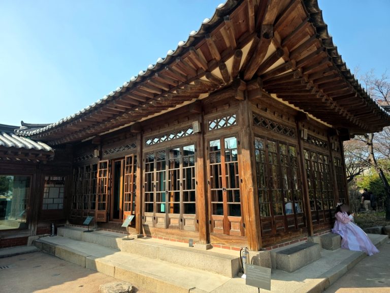 Quiet Baek In-je House in Bukchon Hanok Village