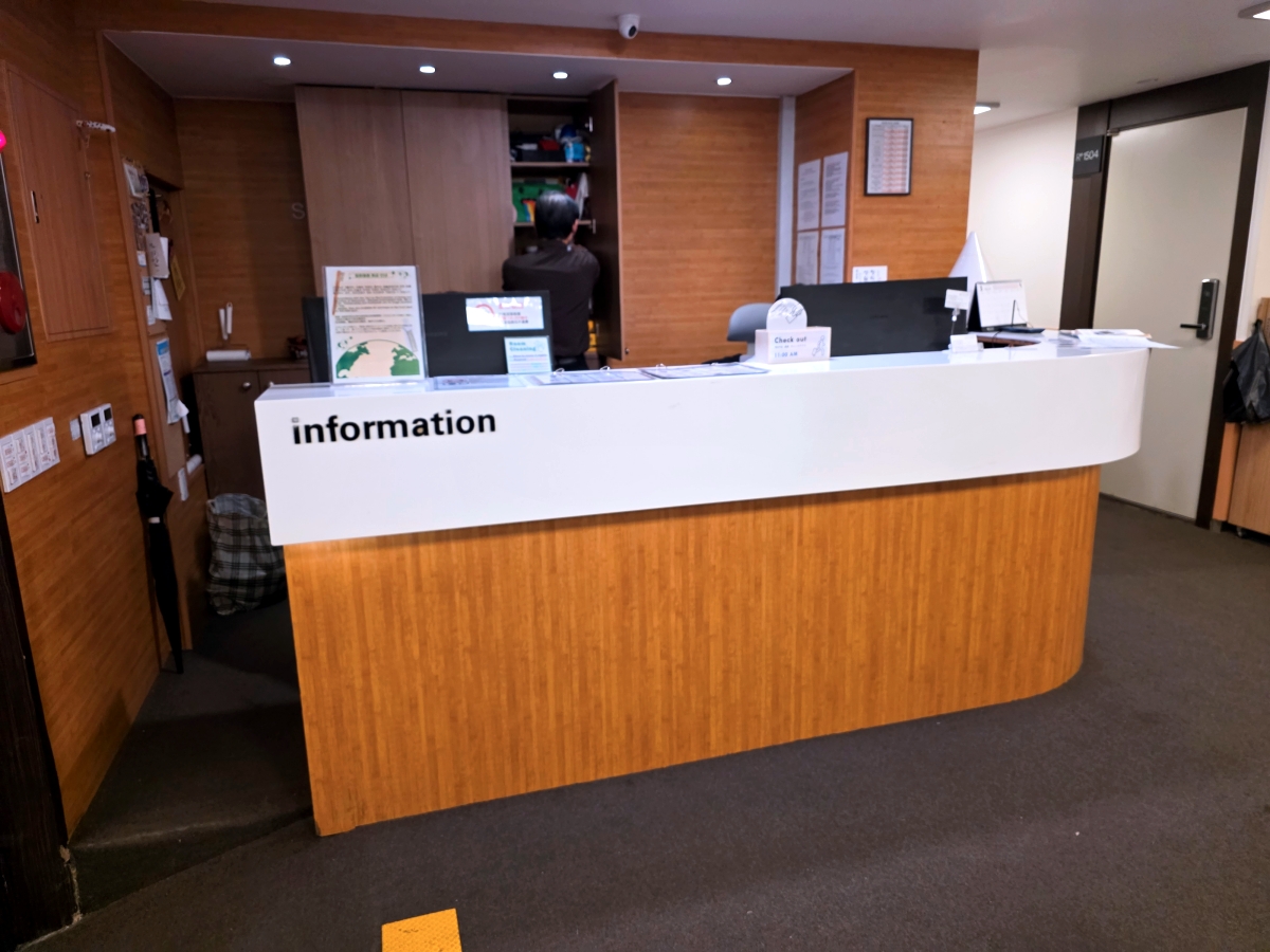 Step Inn Myeongdong front desk